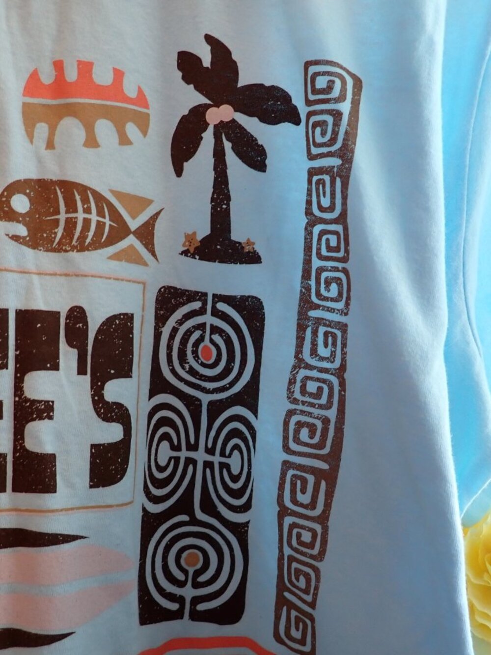 Buc-ee's T Shirt Pretty Color's - Picture 15 of 15